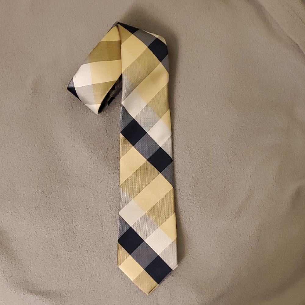 Izod Elegant Yellow and Black Checkered Tie